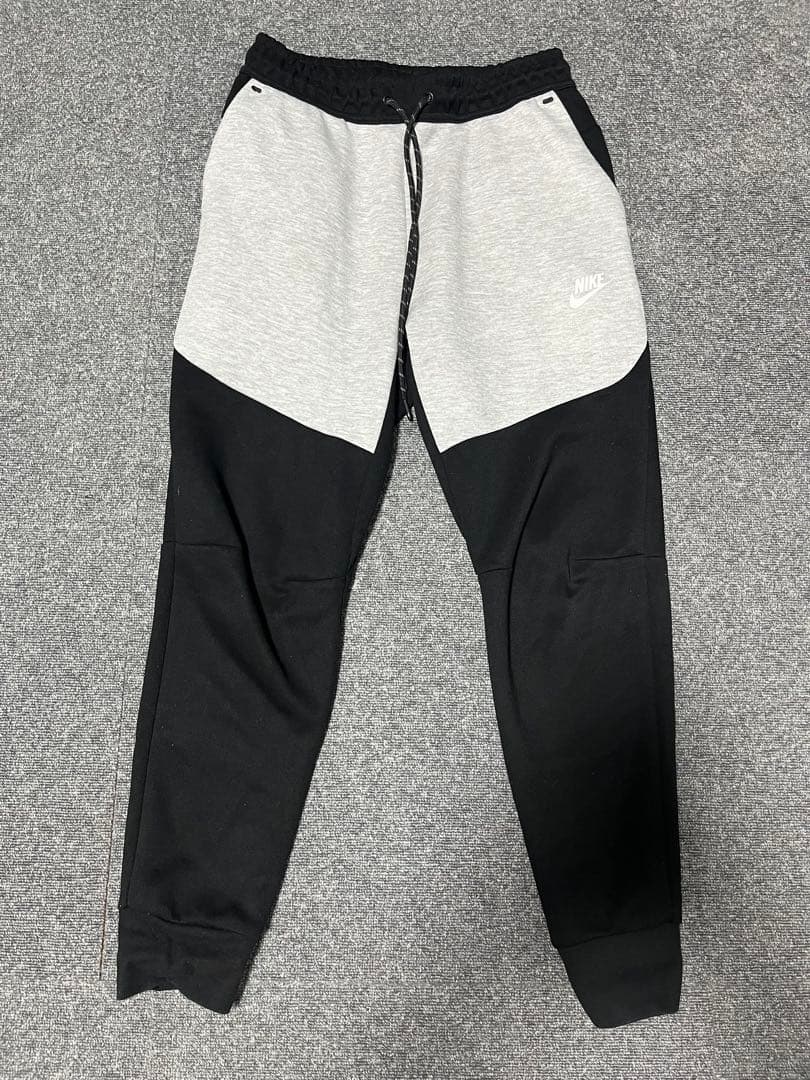 NIKE テックフリース　黒＆グレー　Mサイズ 【正規品】　レア商品