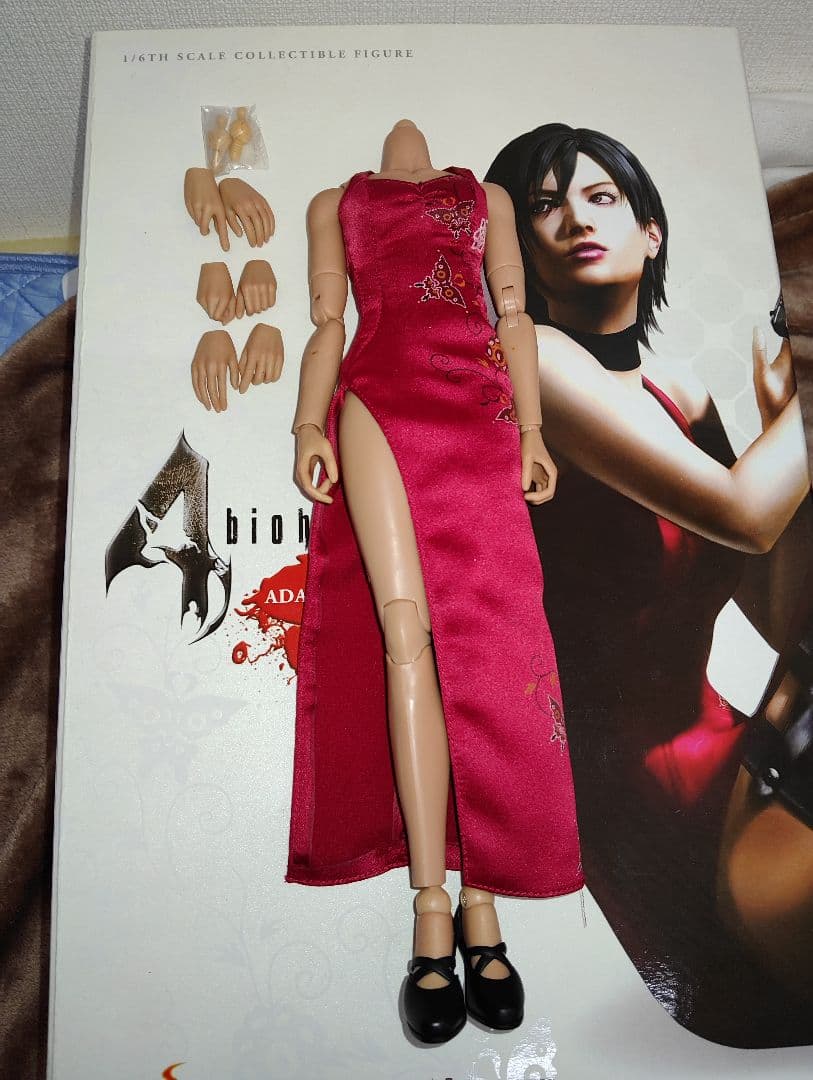 HOT TOYS社製1/6[バイオハザード 4(エイダ)衣装付き素体]＋手パーツ