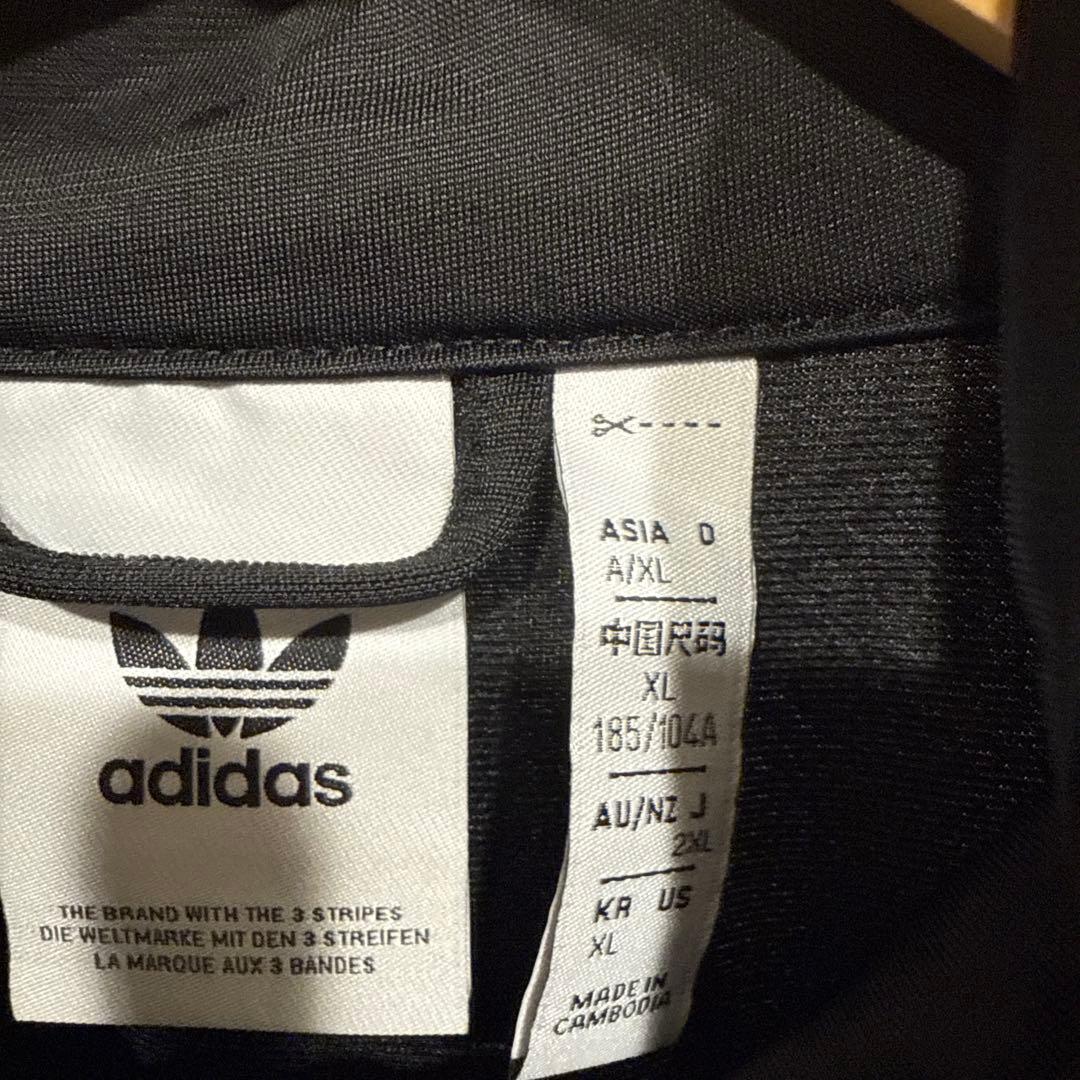 adidas トラックジャケット　ジャージ