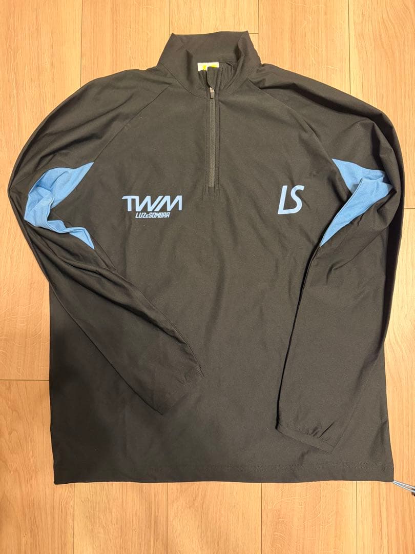 【新品に近い】Luz e Sombra TWM ドライハーフジップトップ　S