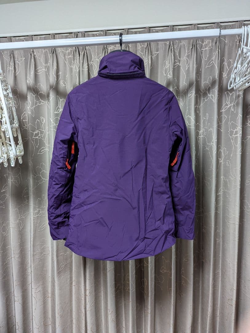 ミレーのスキー、スノボーのジャケットです。