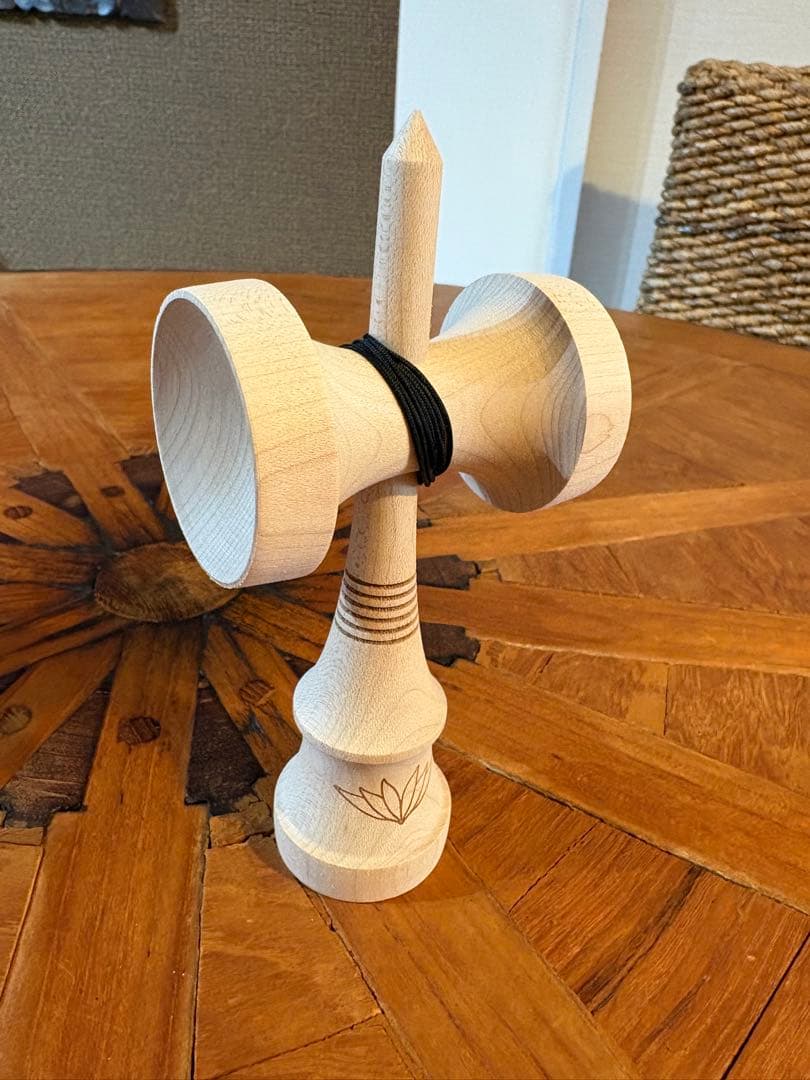 Lotus Kendamas とGHOST TOWN けん玉