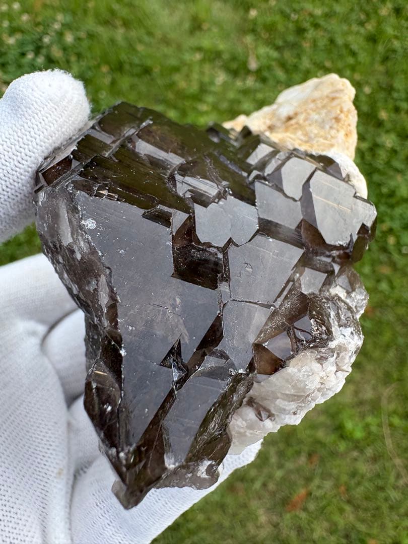 【匿名発送】スカルドゥ産　スモーキー水晶（カテドラル）