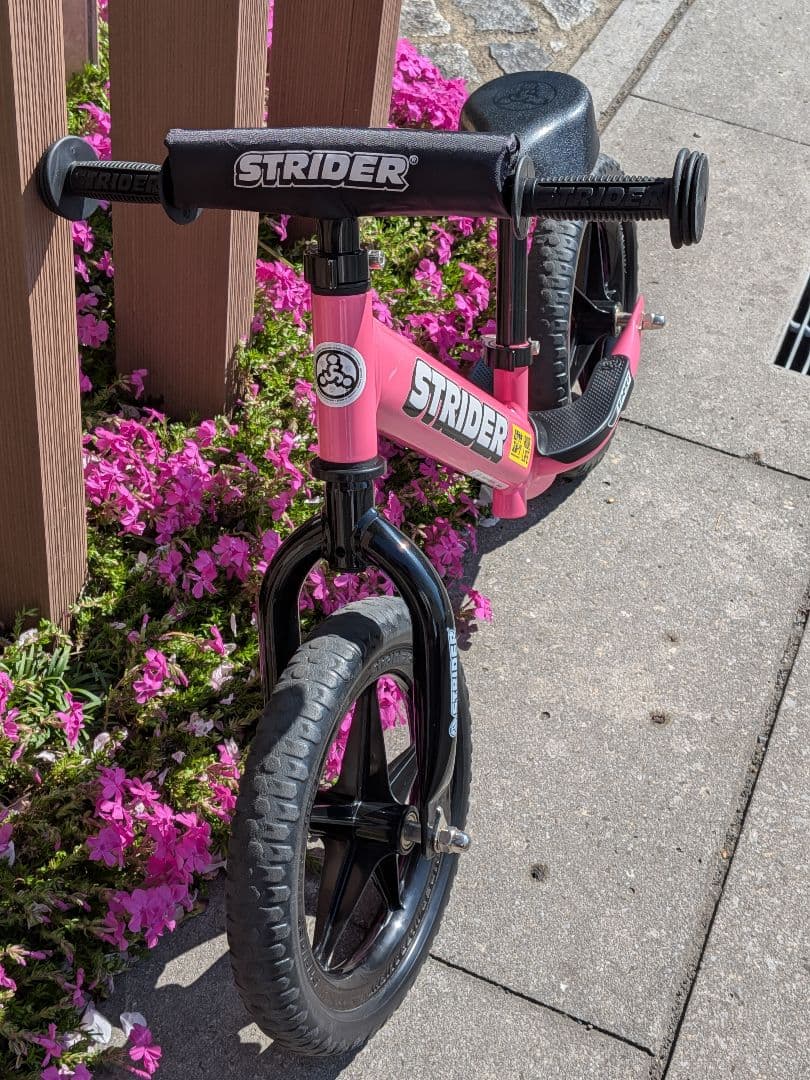 【美品・室内保管】ストライダー スポーツモデル 12インチ ピンク