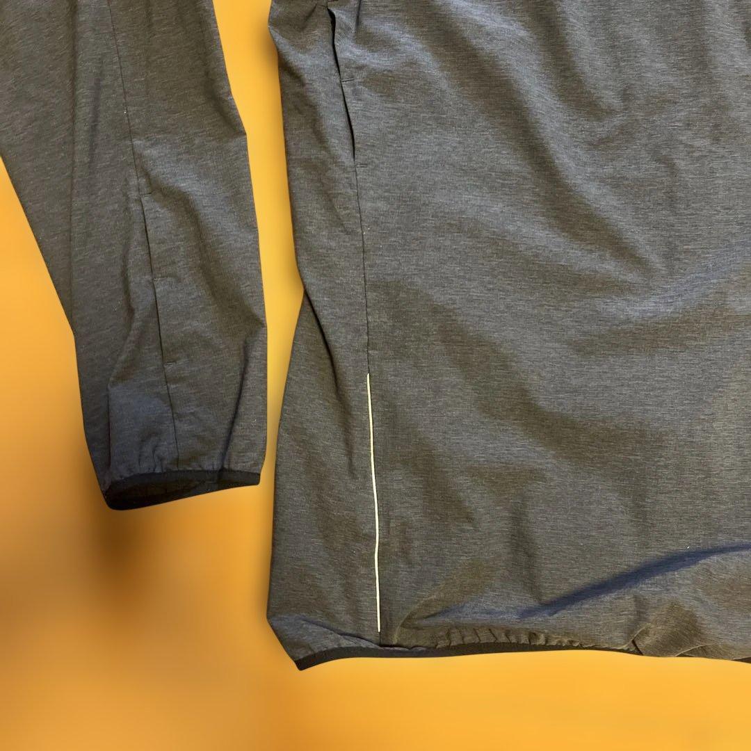The North Face フード付きウィンドブレーカー　NP21786