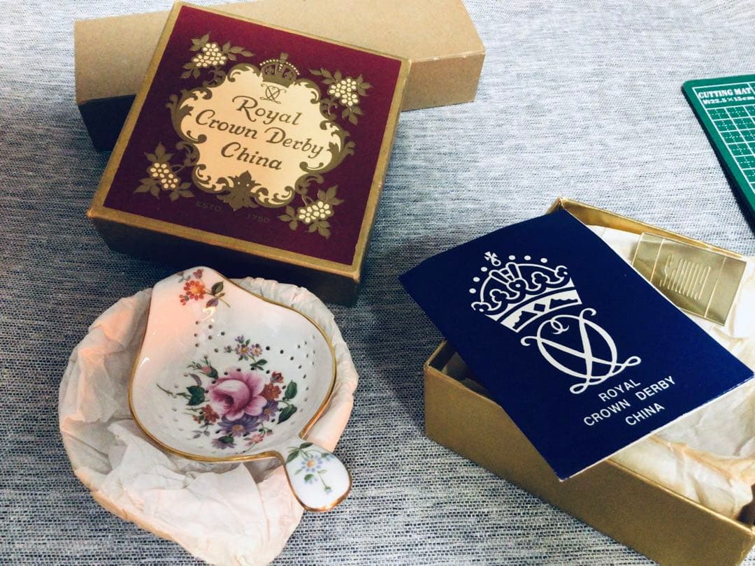 英国 ロイヤルクラウンダービー ビンテージ Posy 花柄模様 茶器2点 未使用