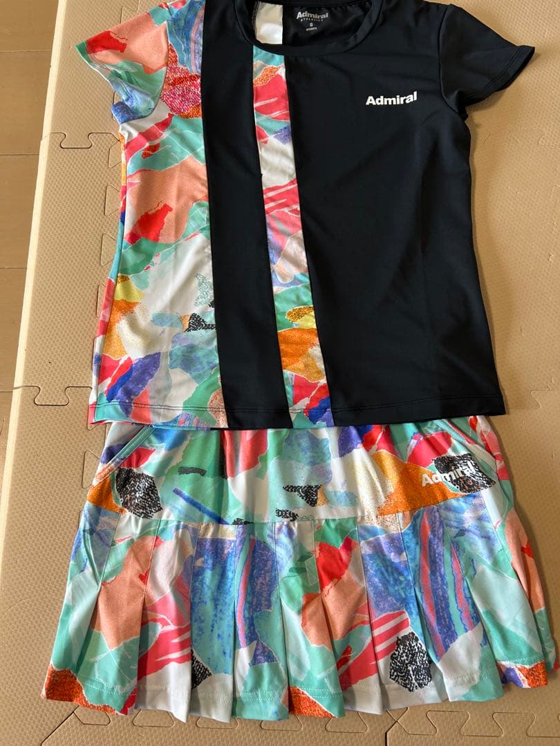 アドミラル　コラージュグラフィック　プリーツスカート&Ｔシャツ　セットアップ
