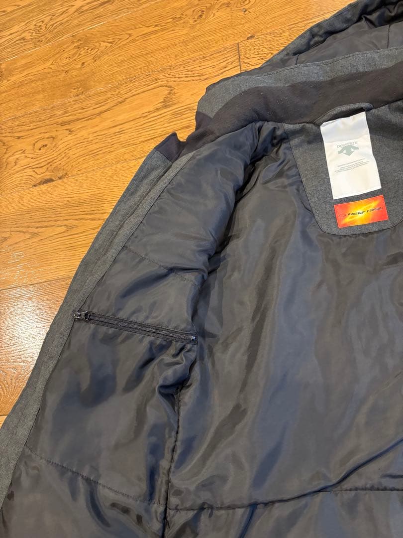 【DESCENTE・スキー＆スノボウェア上下】グレー＆ブラックS