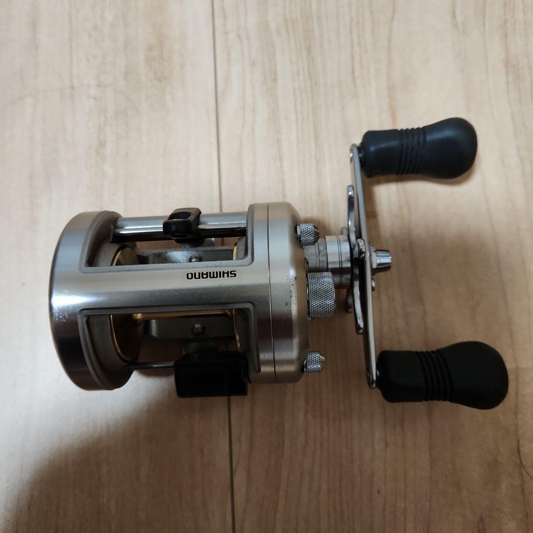 SHIMANO CALCUTTA 400 ベイトリール