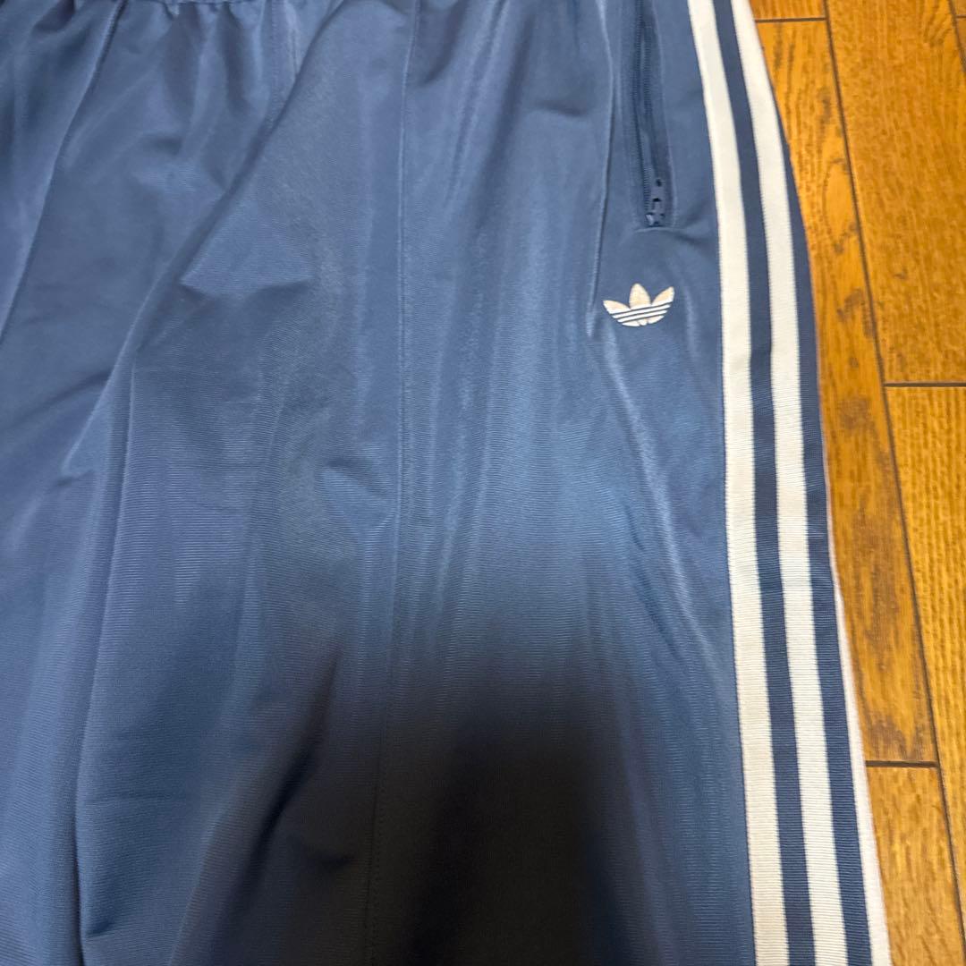 【新品未使用】adidas トラックパンツ（ジェンダーニュートラル）2XL