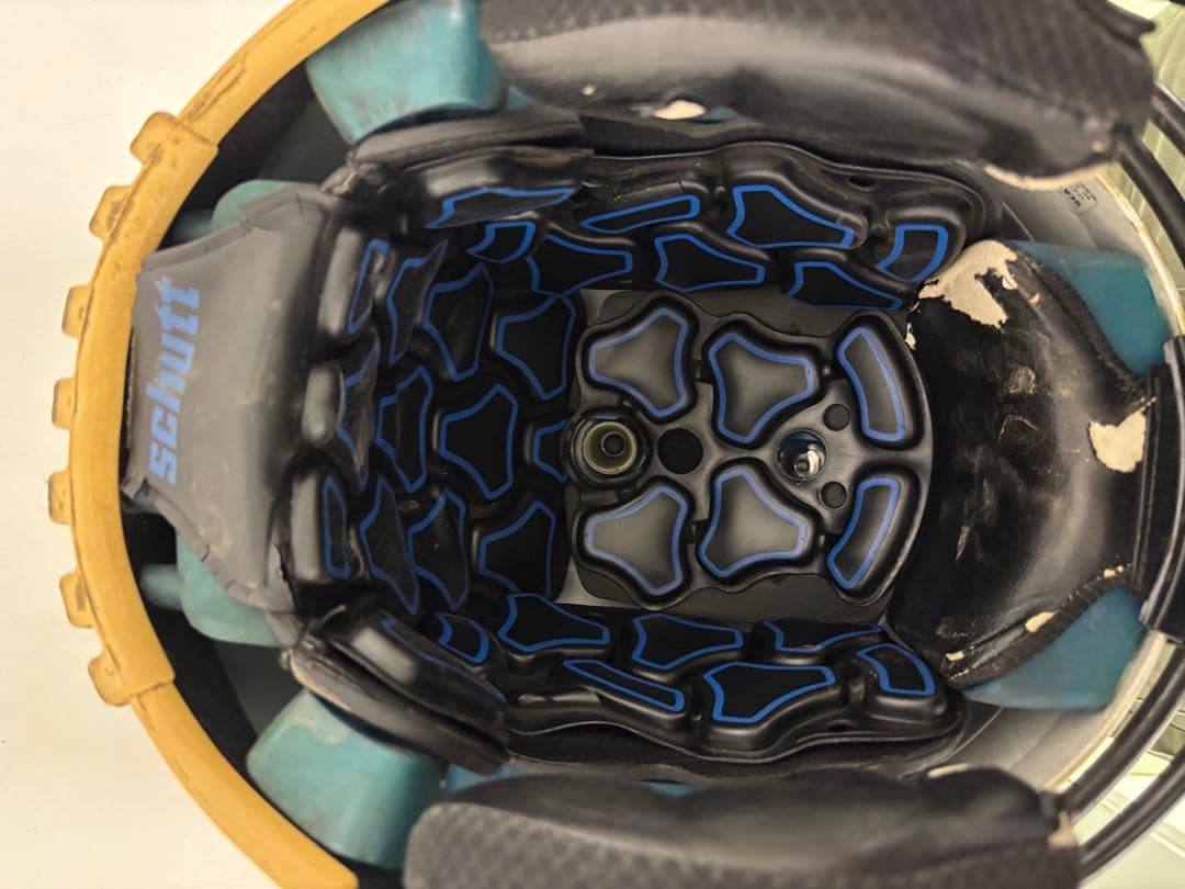 Schutt ヘルメット　F7 Sサイズ