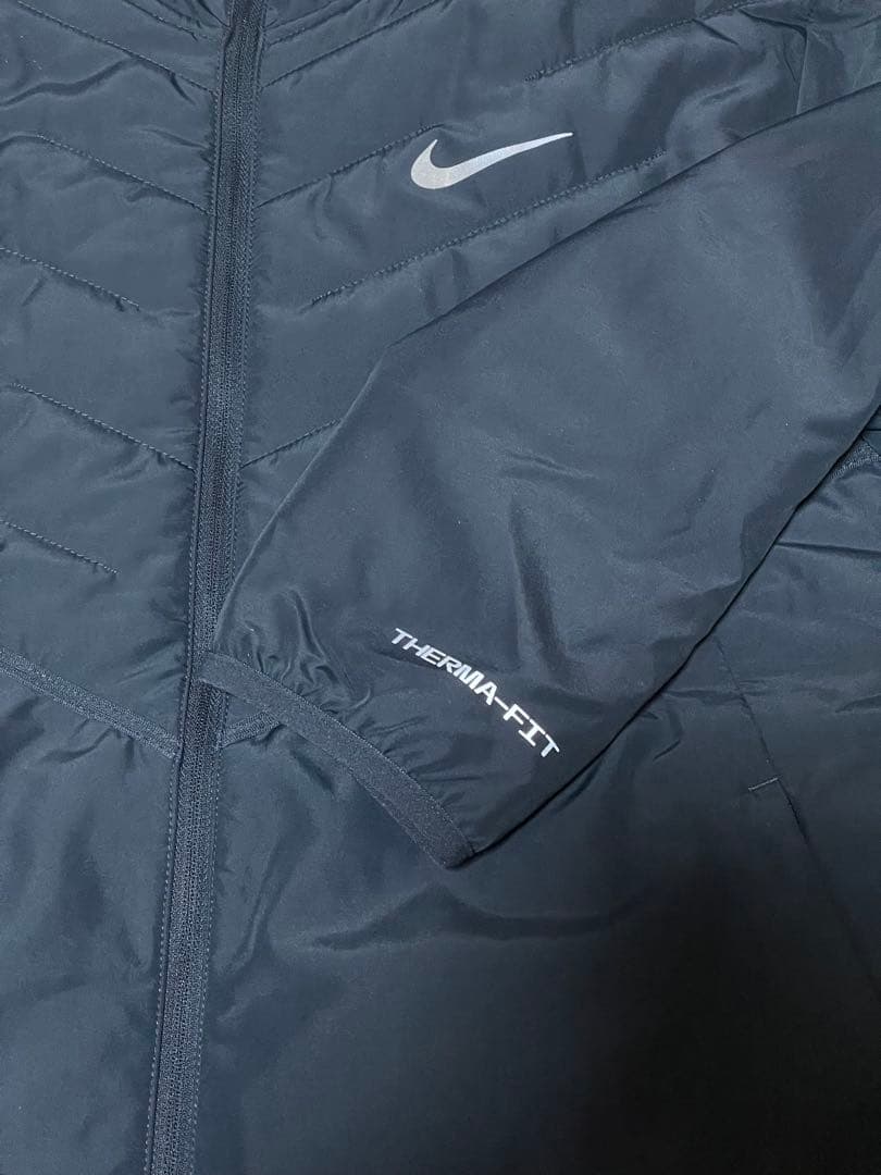 Nike ナイキ　ランニングウェア・ランニングジャケット　新品　メンズL