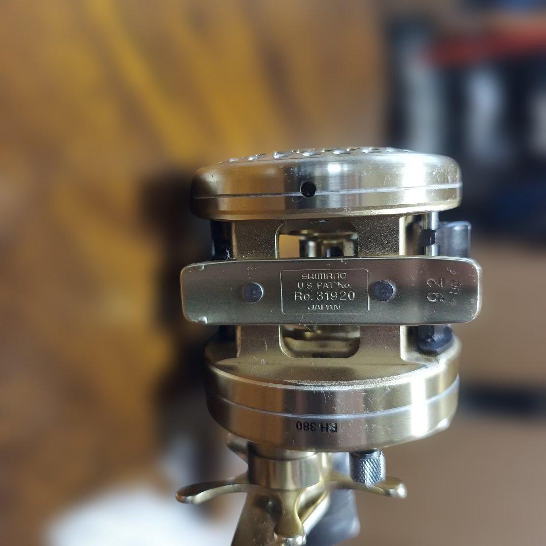 シマノ カルカッタ200XT 動作品 丸型ベイトリール