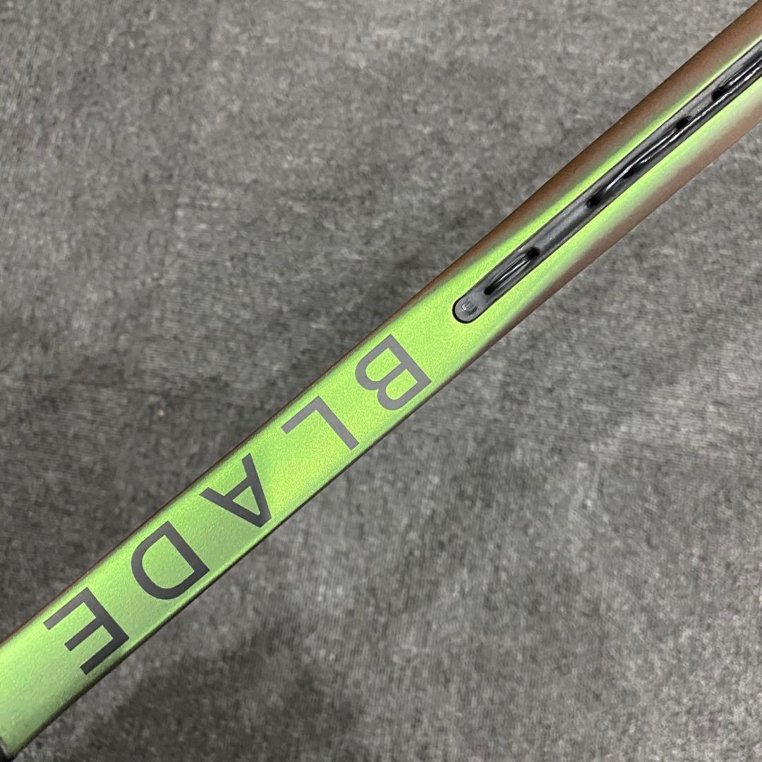 【美品】 Wilson ウィルソン　ブレード V8 100 硬式テニスラケット