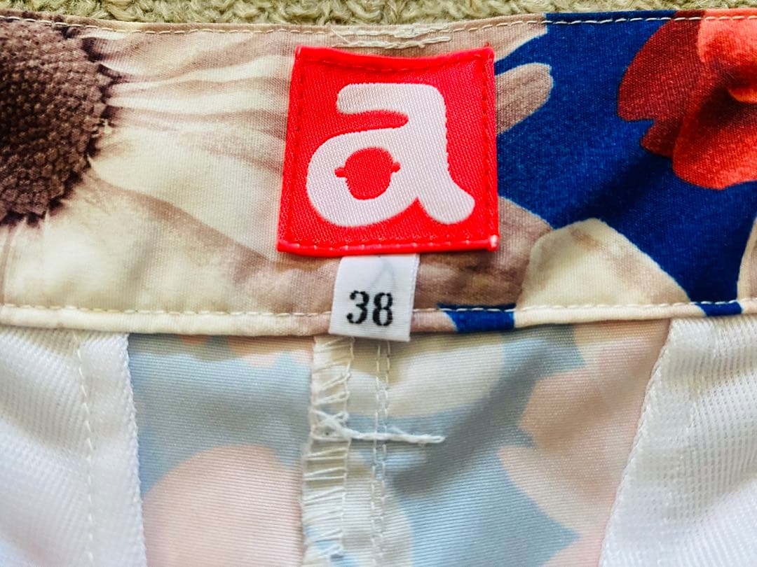 アルチビオ ビッグフラワープリントショートパンツ 38サイズ