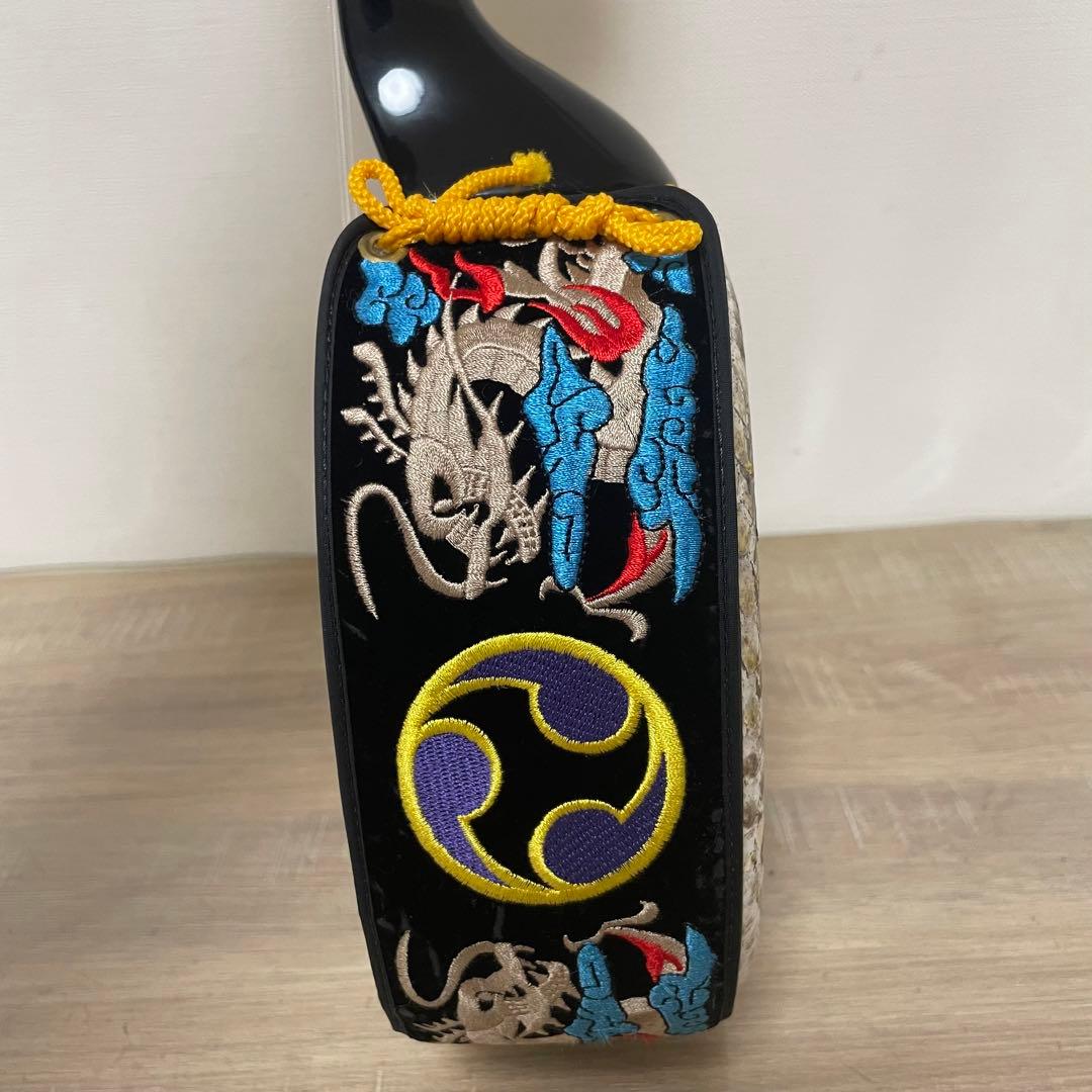 ★訳あり品★ 沖縄三線 蛇皮 三味線 龍柄 胴巻き 和楽器 ハードケース付 入門