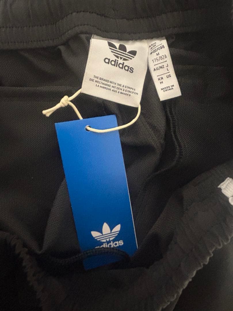 【新品未使用】adidas トラックパンツ ストライプ ワイドパンツ ストリート
