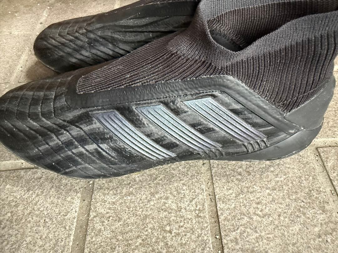 adidas紐なしサッカースパイクプレデター値下げ可能