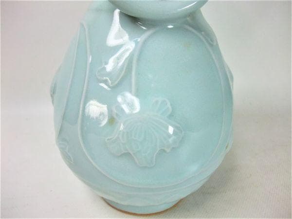 青磁 彫刻 双耳付 環耳 花瓶 花生 銘「圓山」逸品 共箱