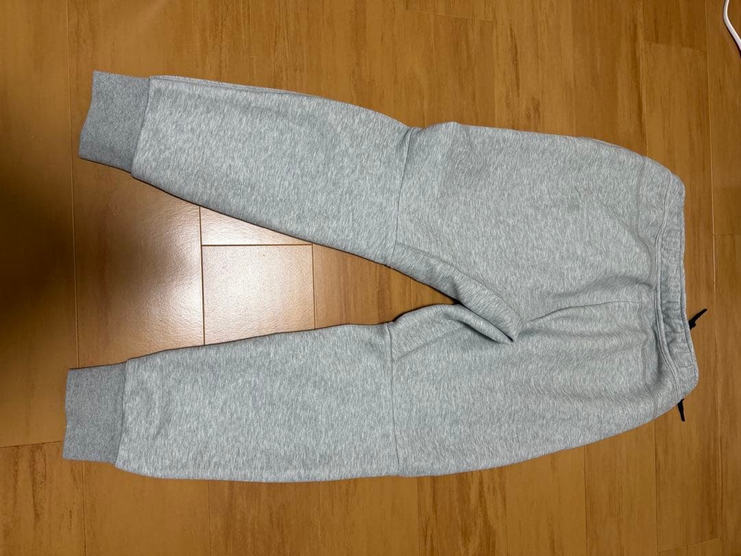 Nike ジッパーポケット付きジャージパンツ グレー