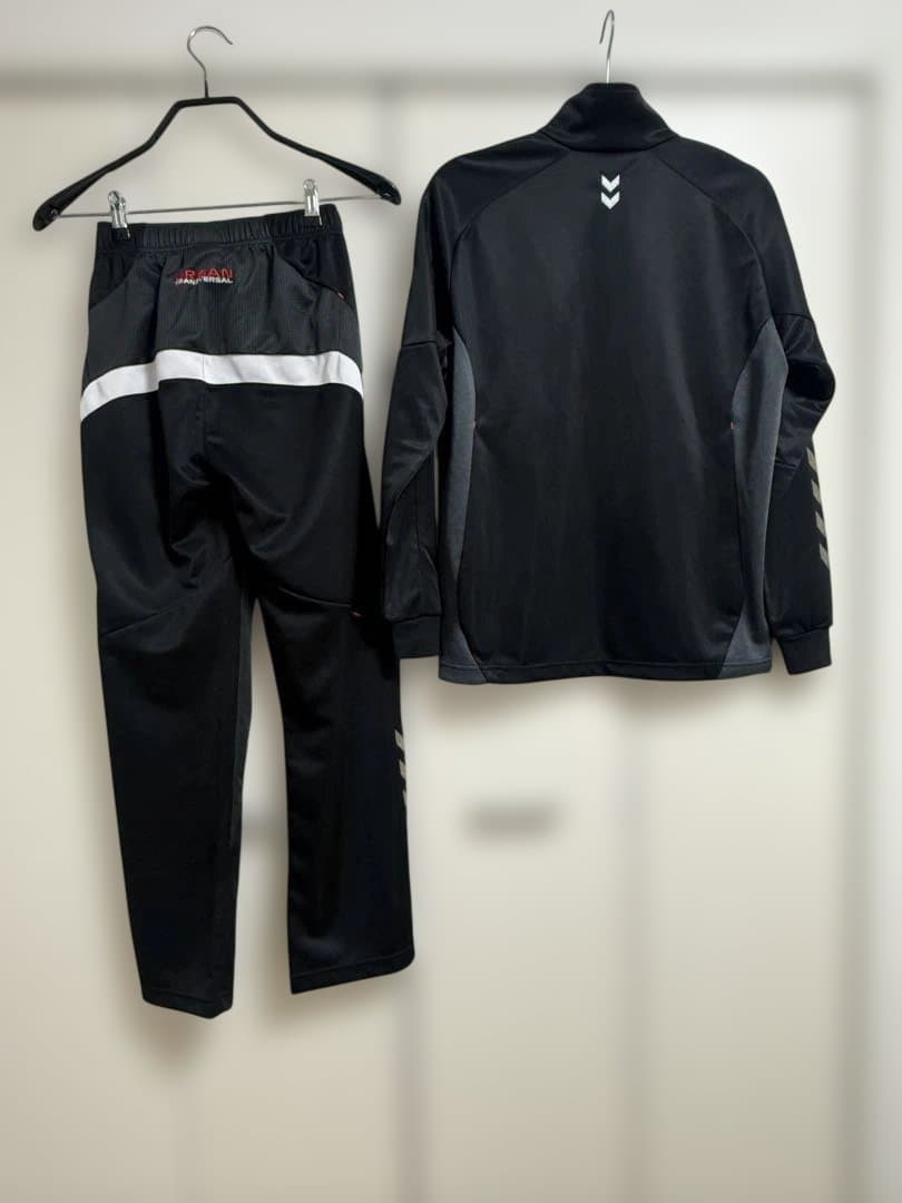 新品未使用　hummel ジャージ上下セット ブラック