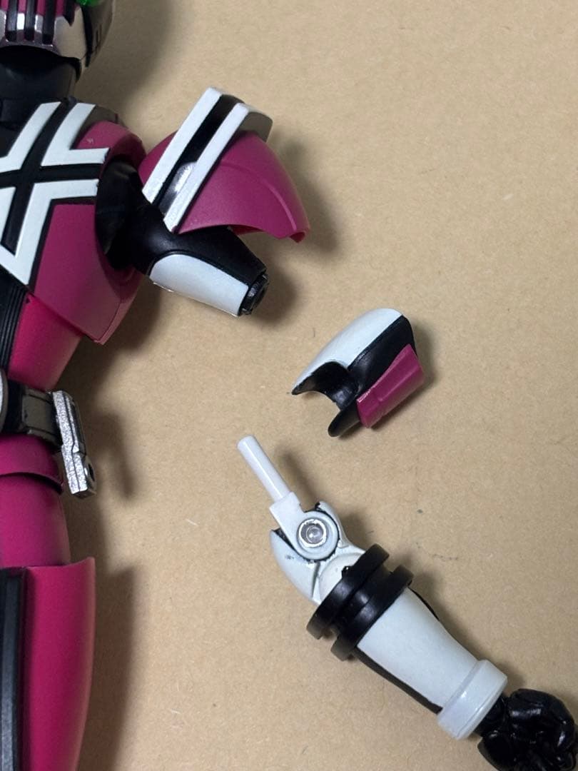 現状品 S.H.Figuarts 真骨彫製法　仮面ライダーディケイド