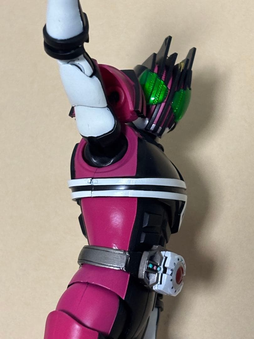 現状品 S.H.Figuarts 真骨彫製法　仮面ライダーディケイド