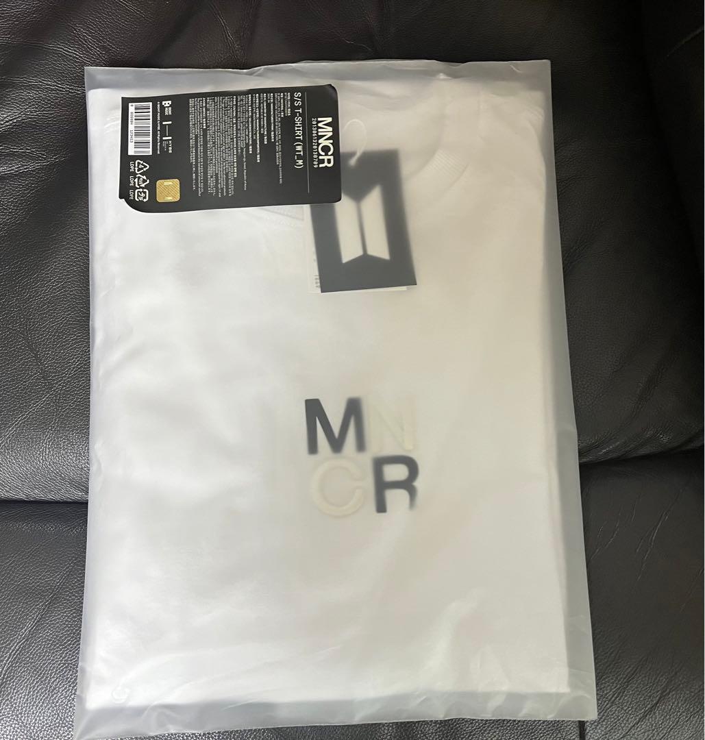 BTS ポップアップMONOCHROME Tシャツ　Mサイズ