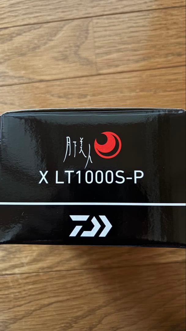 Daiwa LT1000S-P リール 黒/赤 収納袋付き