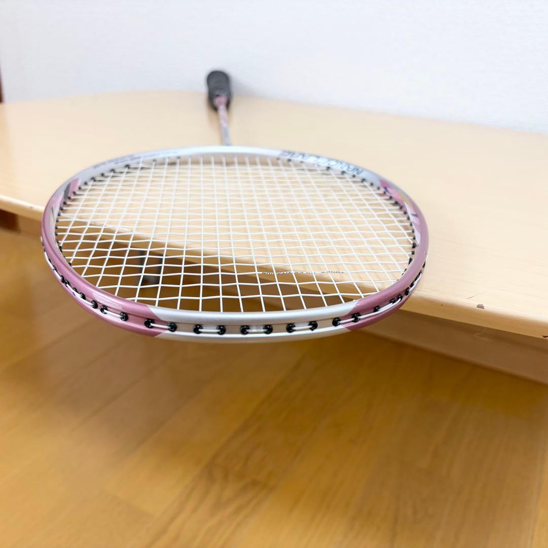 【美品】YONEX NANOFLARE 600　バドミントン　ラケット