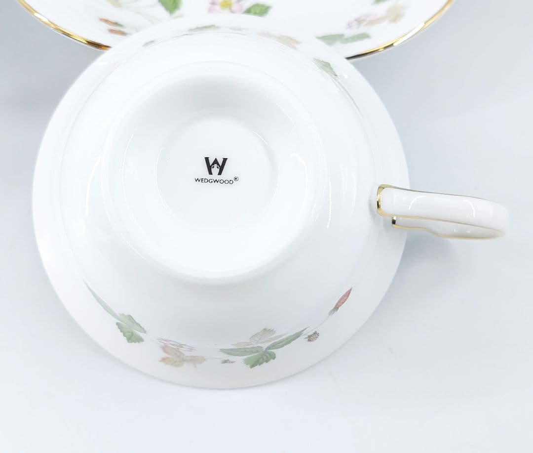 Wedgewood ワイルドストロベリー カップ&ソーサー&プレート 8点