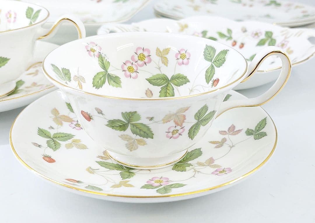 Wedgewood ワイルドストロベリー カップ&ソーサー&プレート 8点