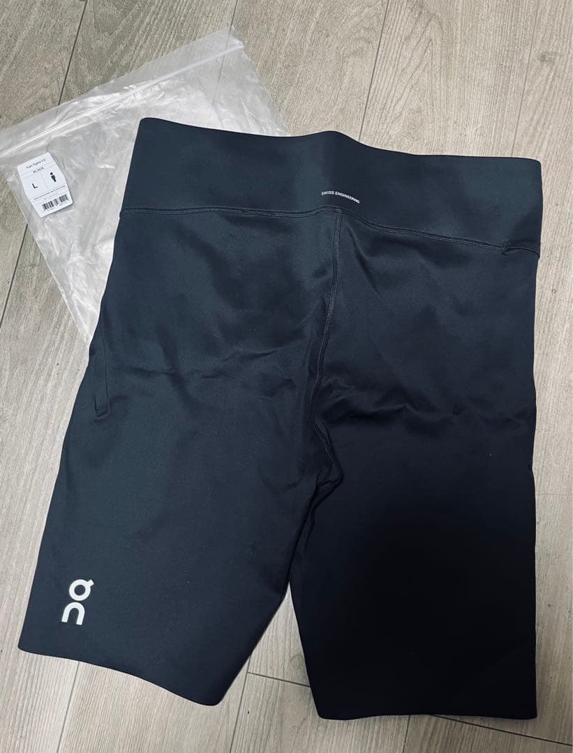 新品未使用　On train tights1/2 ブラック　L