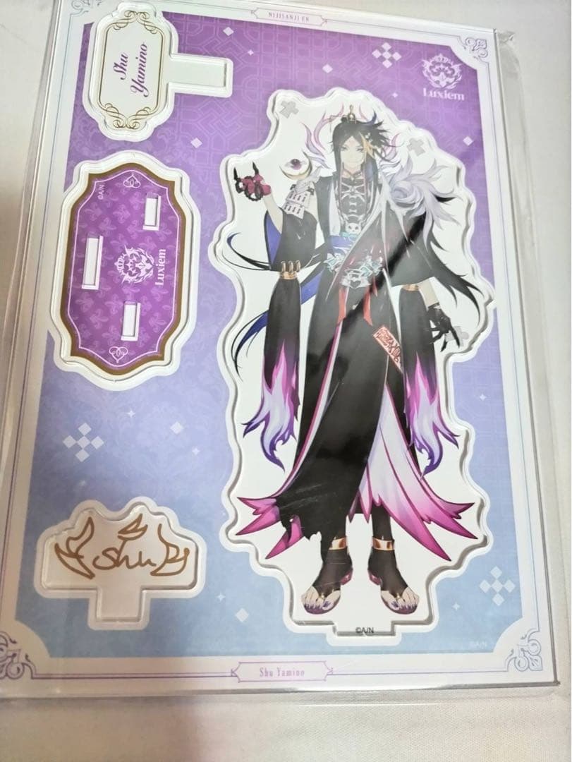 Luxiem　闇のシュウ にじさんじ Goods　アクリルスタンド　缶バッジa