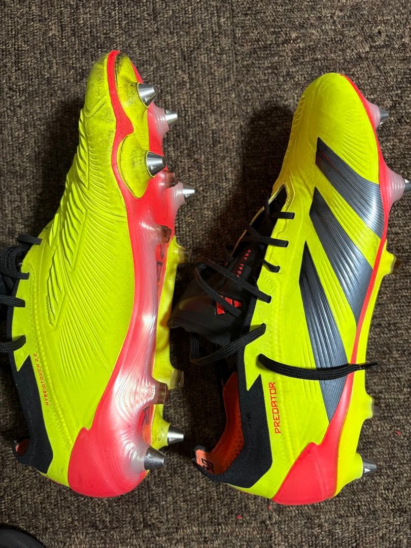 adidas Predator サッカーシューズ