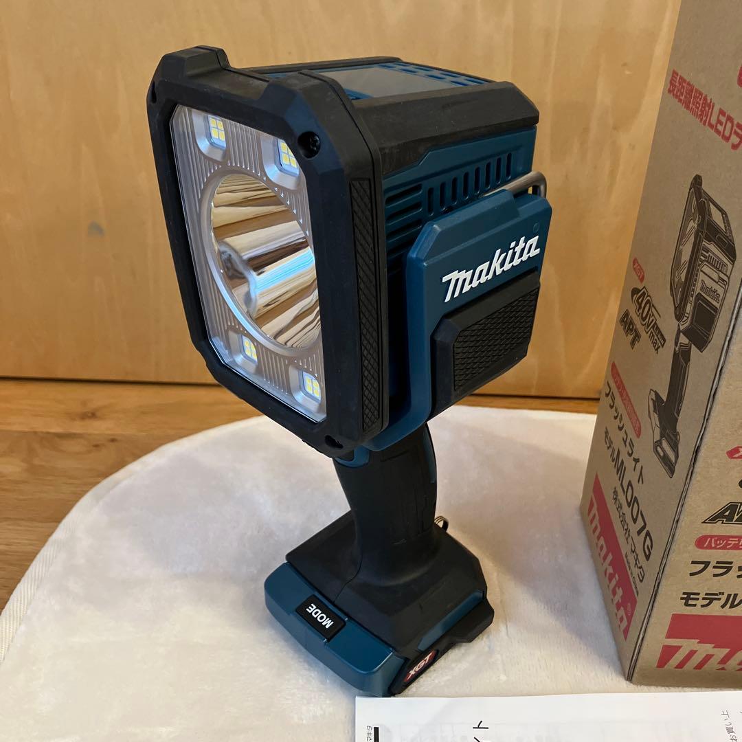 マキタ 40Vmax ML007G LEDフラッシュライト 300W相当
