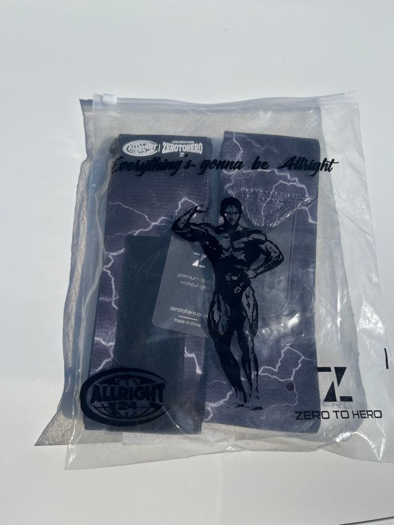 エルボーラップ　オーバーロード　パク・シェフンのコラボ商品です。