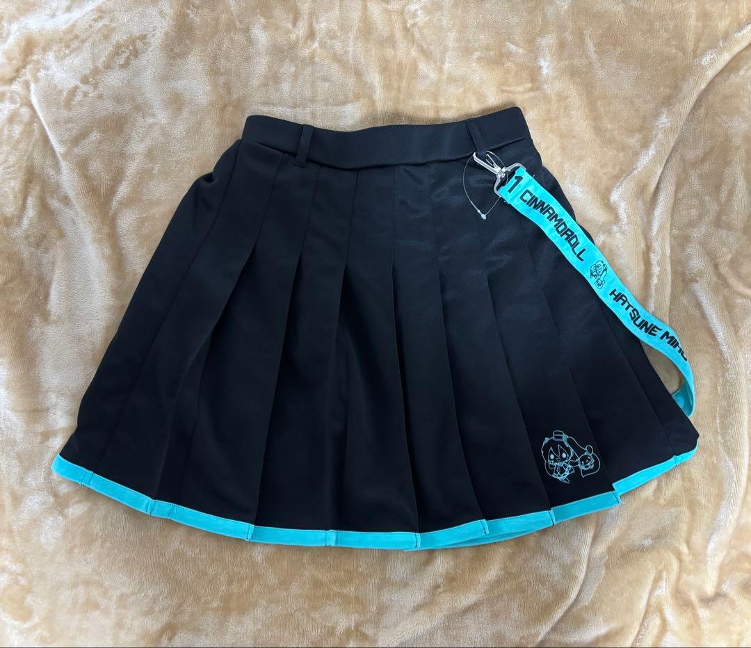 初音ミク シナモン アベイル セットアップ Mサイズ ピアプロ サンリオ