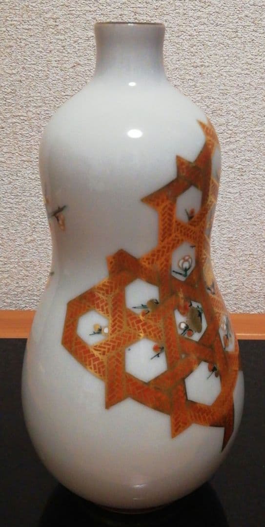 上出喜山作　九谷焼　極彩色　瓢型　梅絵文様　花入　共箱　共布　花瓶