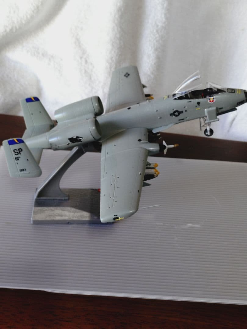新春セール！美品完成品！空の重戦車 米空軍 A-10A サンダーボルト1/72