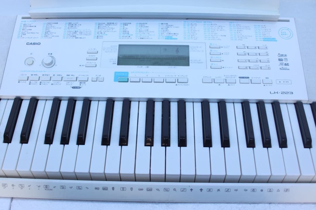 CASIO 電子キーボード　ピアノ LK-223 2016年製　光ナビゲーション