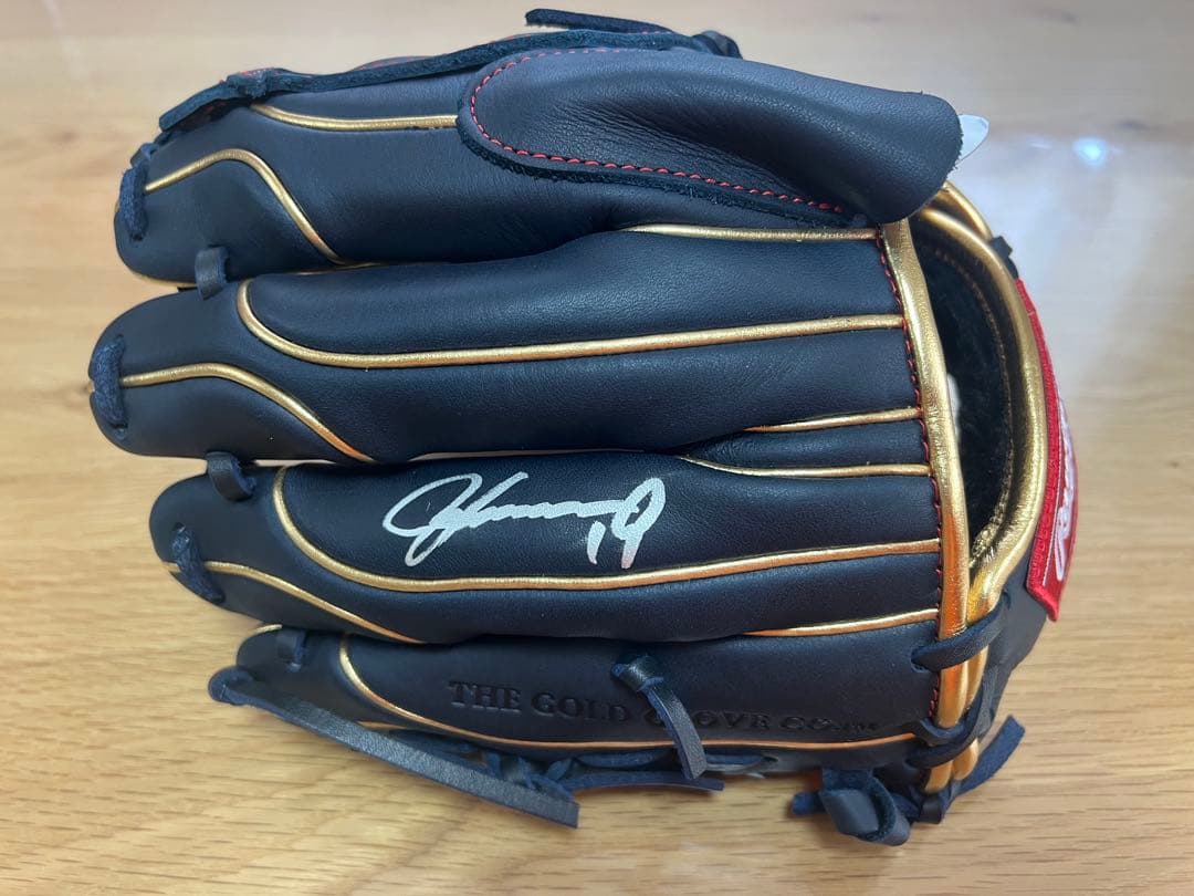 新品未使用 横浜Denaベイスターズ 山崎康晃 直筆サイン入り キッズグローブ