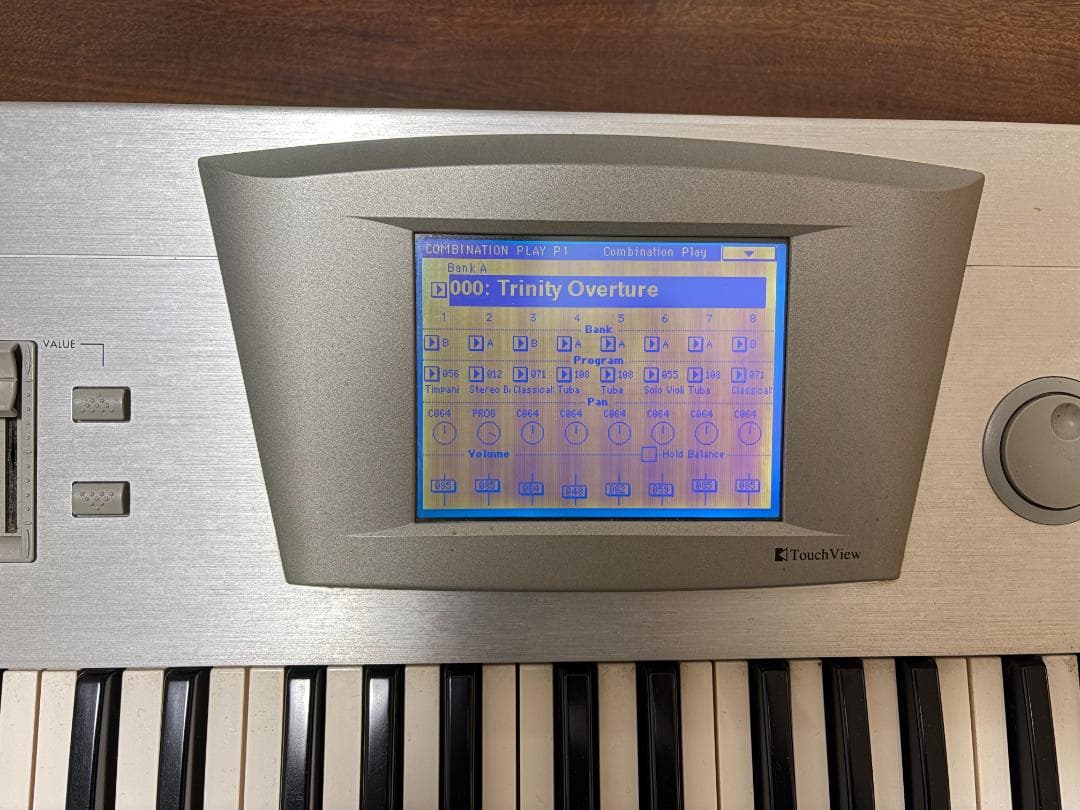 KORG TRINITY Plus 61鍵シンセサイザー