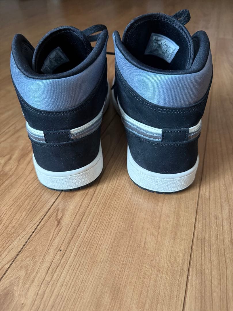 Nike Air Jordan 1 黒/グレー 高トップ