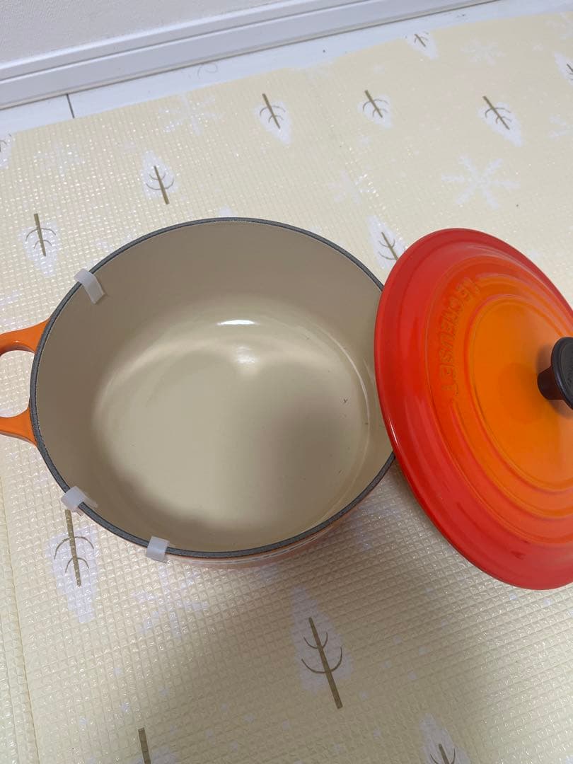 LE CREUSET ル・クルーゼ　両手鍋 オレンジ色 20cm