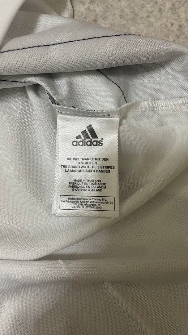 adidas リバプールFC ロングスリーブシャツレプリカ