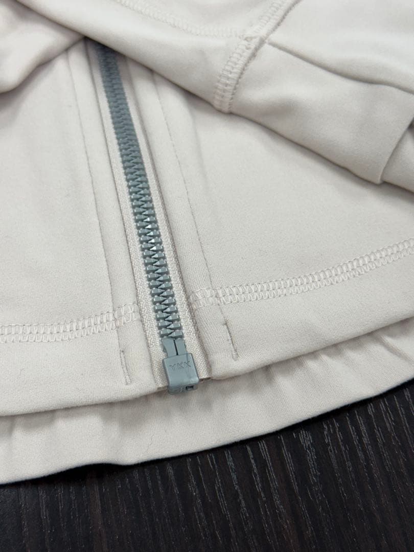 【超美品】ルルレモン Define ジャケットNulu S
