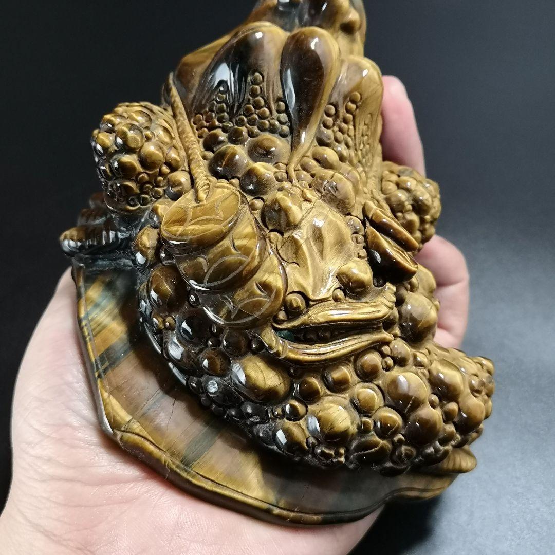 A38.三本足の蛙（金蟾）　三脚蛙　虎目石　タイガーアイ　珍品　天然石
