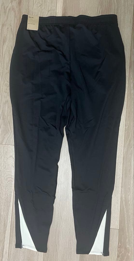NIKE リバプール　トラックパンツ　トレーニングパンツ　ジャージ下　新品　L