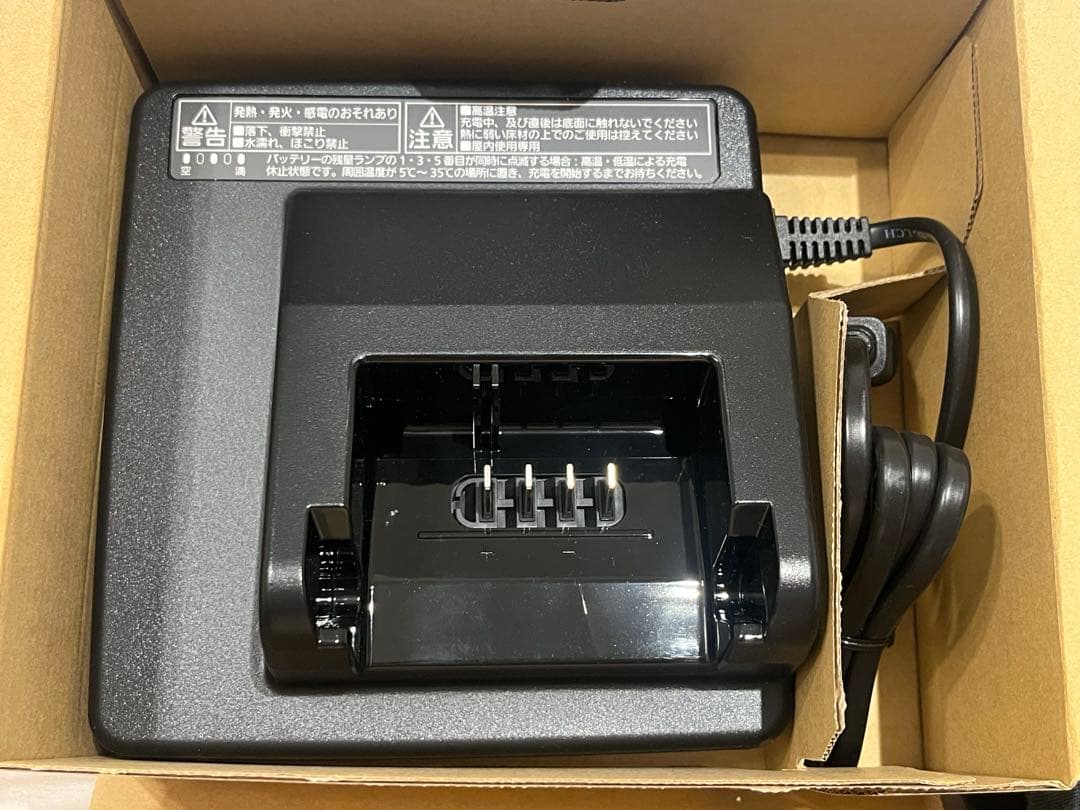 【新品未使用】Panasonicパナソニック電動自転車充電器KNJ075Z
